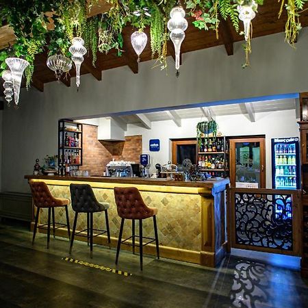 Albero Hotel ぺラマ エクステリア 写真